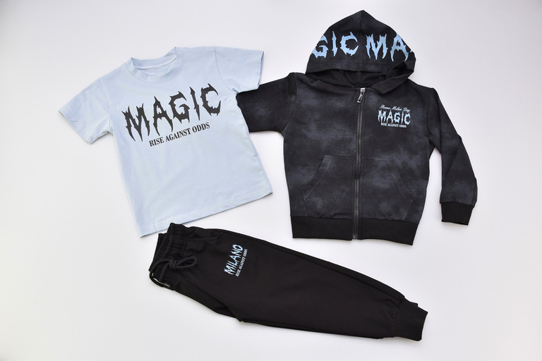 Komplet chłopięcy 3-częściowy: bluza, spodnie i koszulka – MAGIC RISE (4)