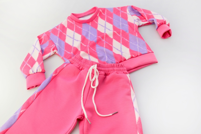 Dziewczęcy dres różowy w romby  (5)